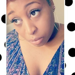 Meet your Posher, Alezia